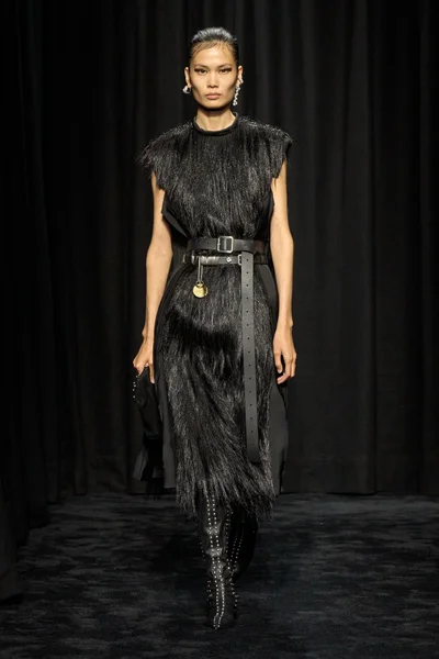Look 4
